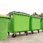 Kontenery na śmieci i gruz – jak efektywnie separować odpady?